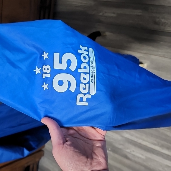 Vintage reebok track jacket! - Picture 2 of 4